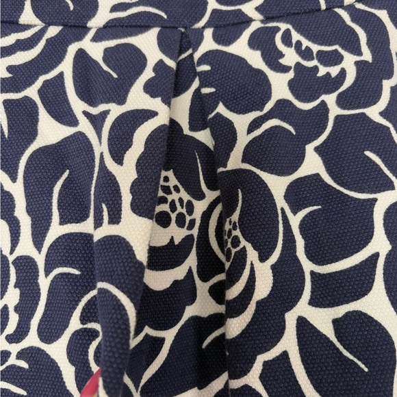 Boden Navy/ Ivory Stretchy Cotton Knit A-Line Mini Skirt. Inverted Front Pleat - Picture 5 of 15